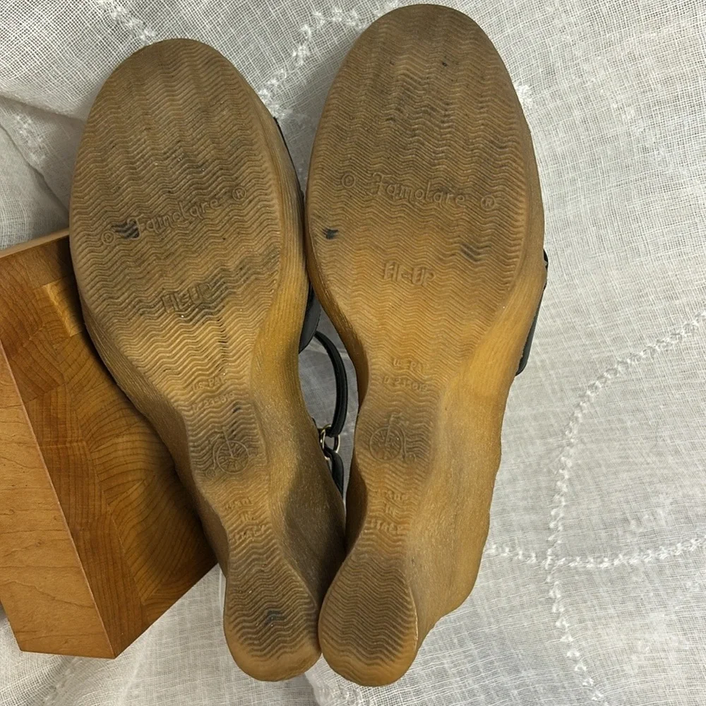 Famolare made in Italy leather wedge sandals